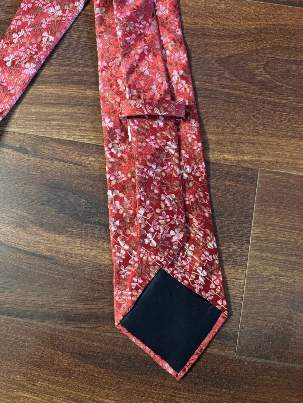 BARNEYS New York Vintage Rose-Red Floral Silk Tie - Picture 3 of 9